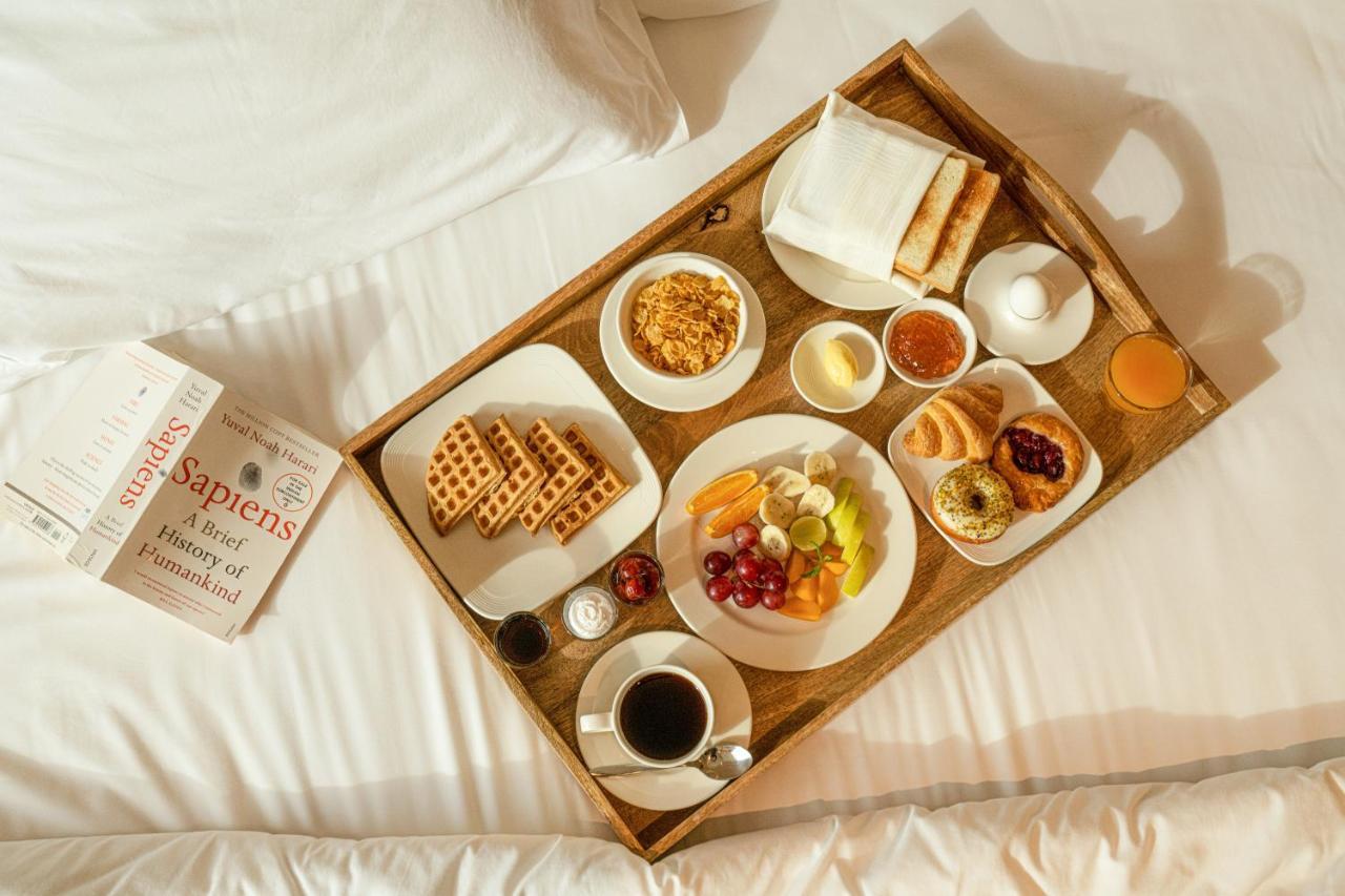 O By Tamara, Trivandrum Thiruvananthapuram Bagian luar foto Room service breakfast