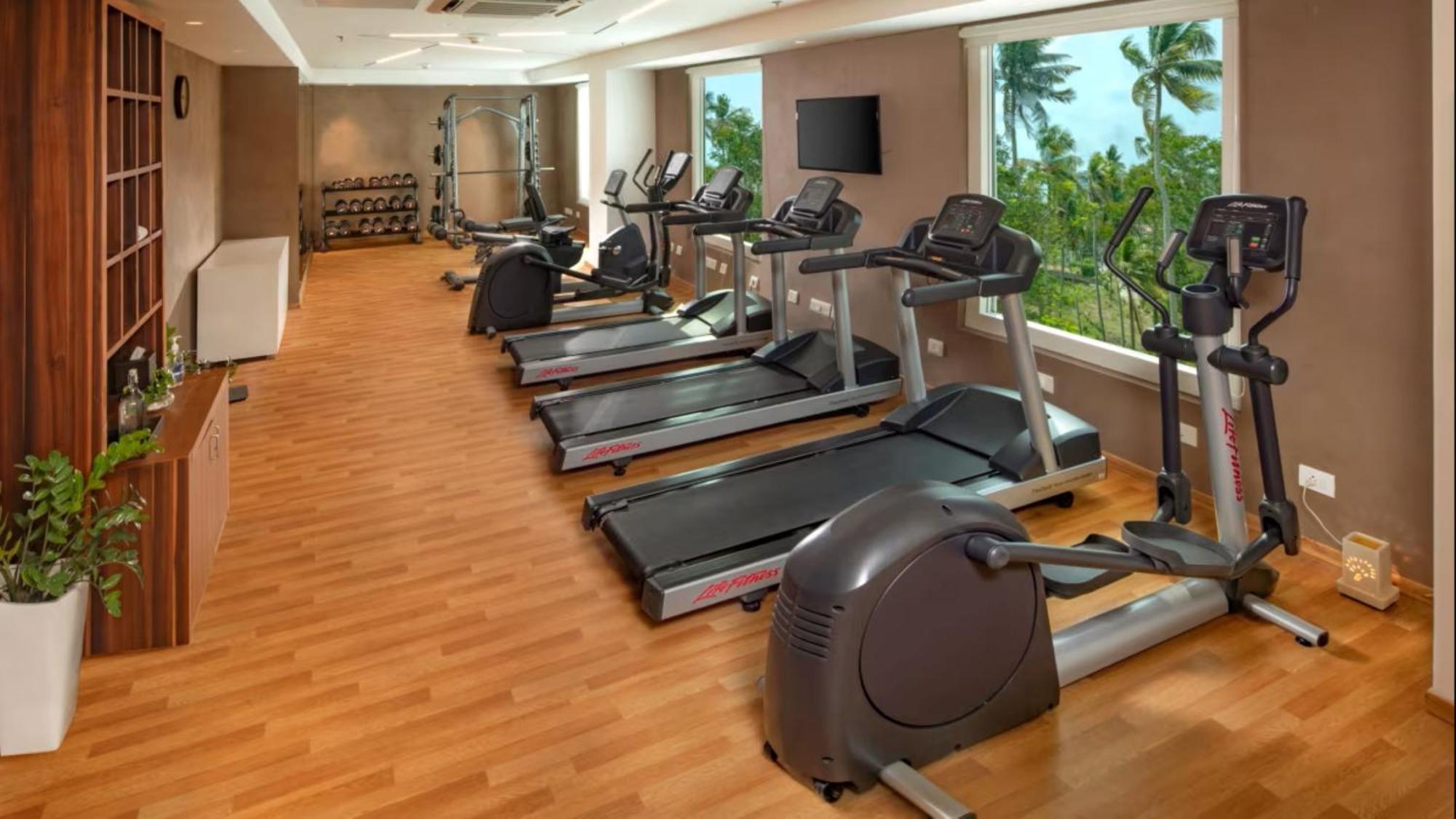 O By Tamara, Trivandrum Thiruvananthapuram Bagian luar foto The gym at the hotel