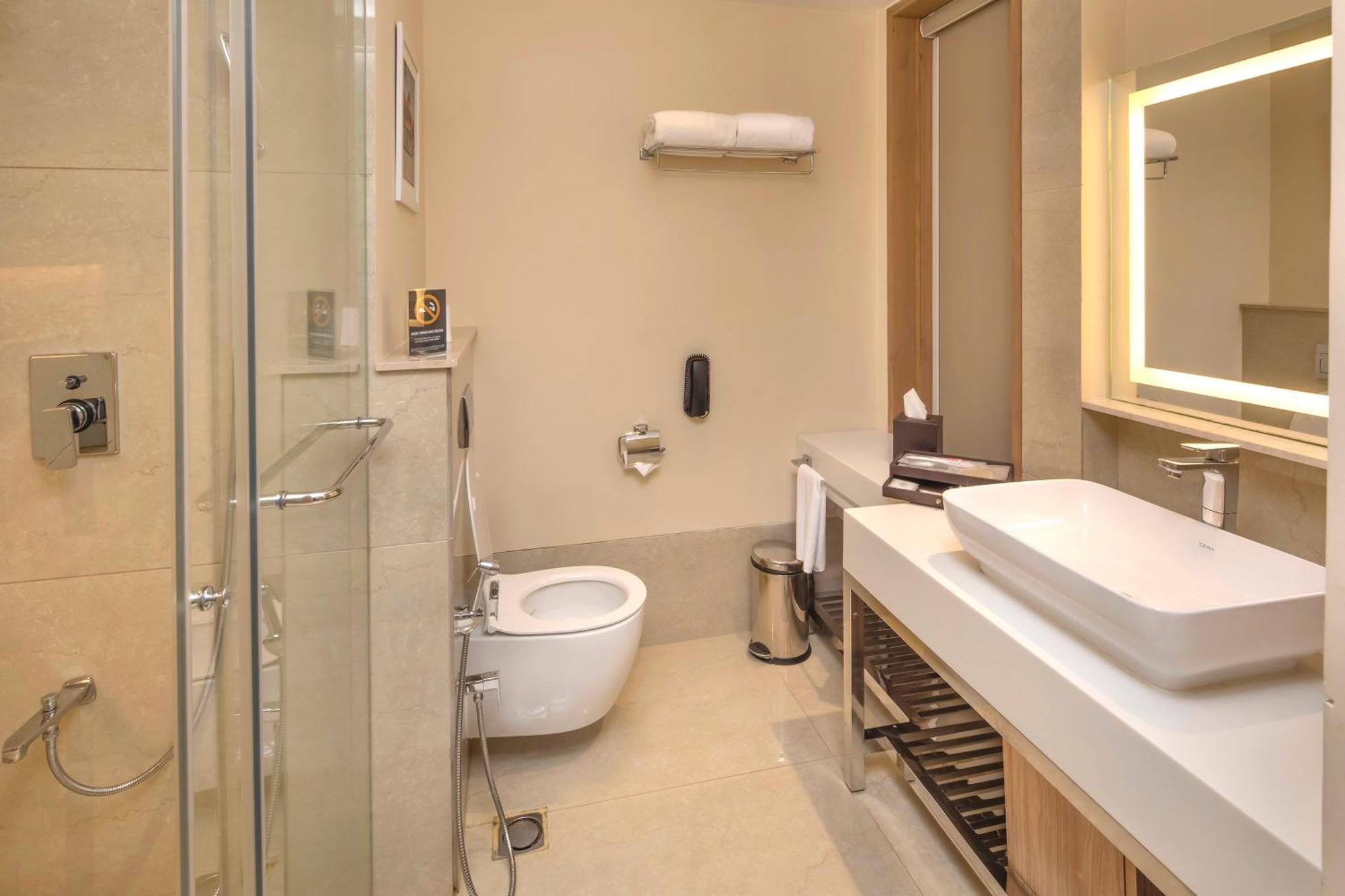 O By Tamara, Trivandrum Thiruvananthapuram Bagian luar foto Bathroom